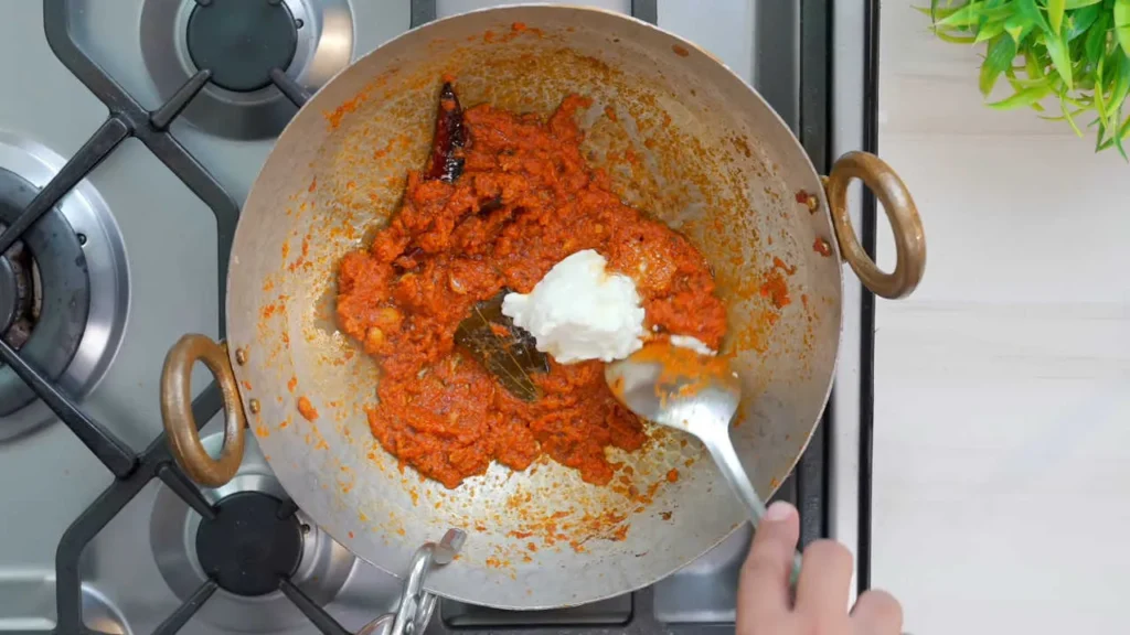adding fresh yoghurt